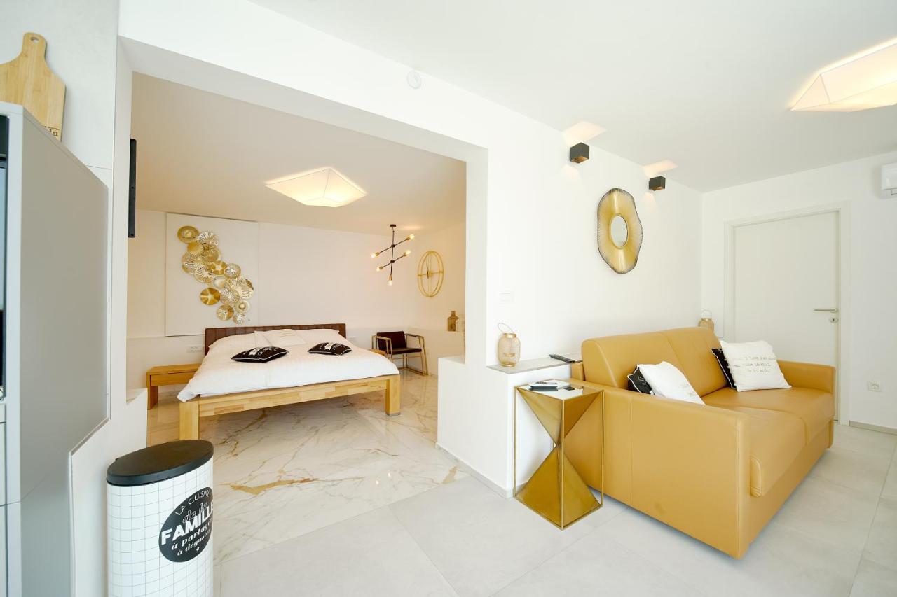 Gallery Luxury Suites & Rooms Split Exterior photo